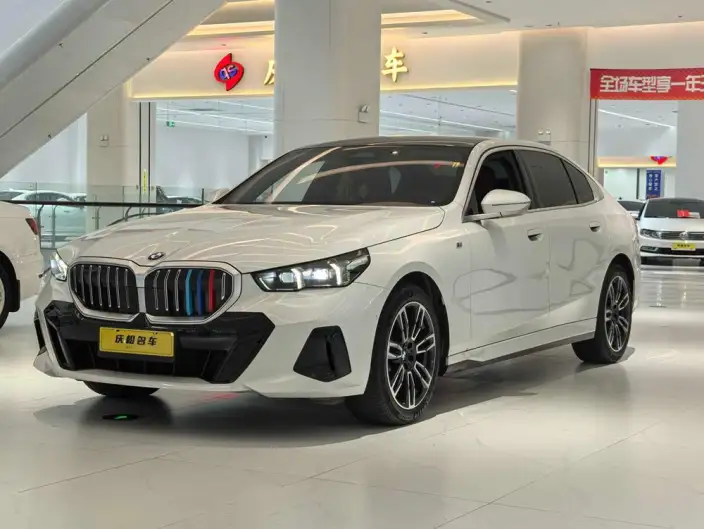 BMW 5 Series 2024 Model 525Li M Sports Set – фото 1