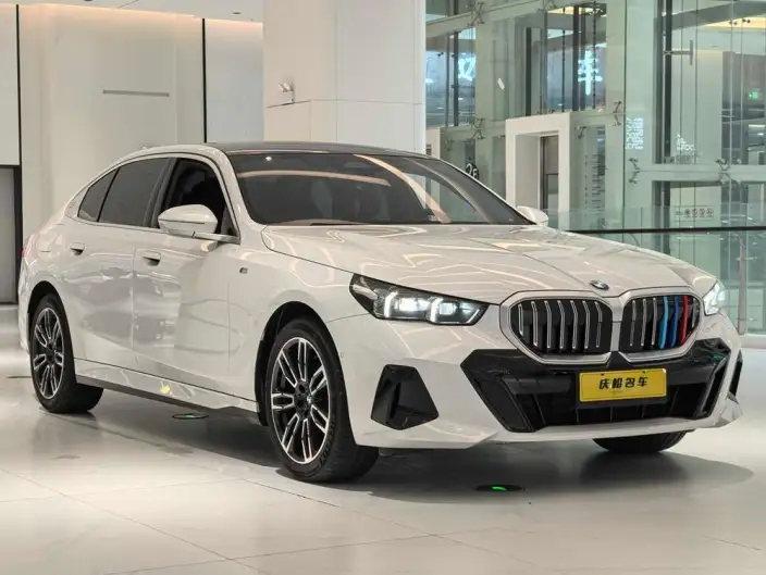BMW 5 Series 2024 Model 525Li M Sports Set – фото 3