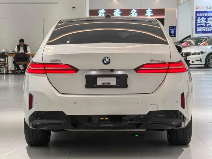BMW 5 Series 2024 Model 525Li M Sports Set – фото 5