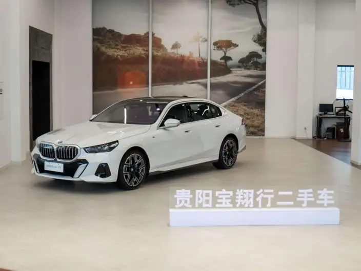 BMW 5 Series 2025 Model 530Li Exclusive Model M Sports Set – фото 1