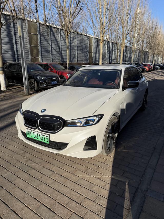 BMW i3 2023 eDrive40 L Night Edition Sports Set – фото 1