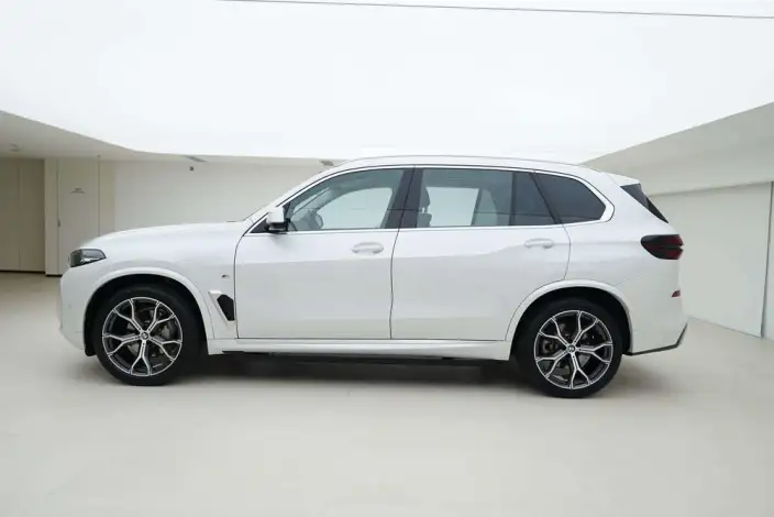 BMW X5 2023 Model xDrive30Li Exclusive Model M Sports Set – фото 3