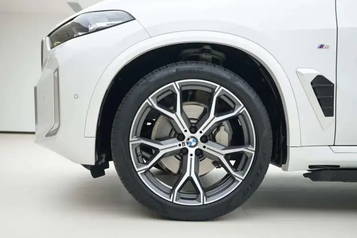 BMW X5 2023 Model xDrive30Li Exclusive Model M Sports Set – фото 7