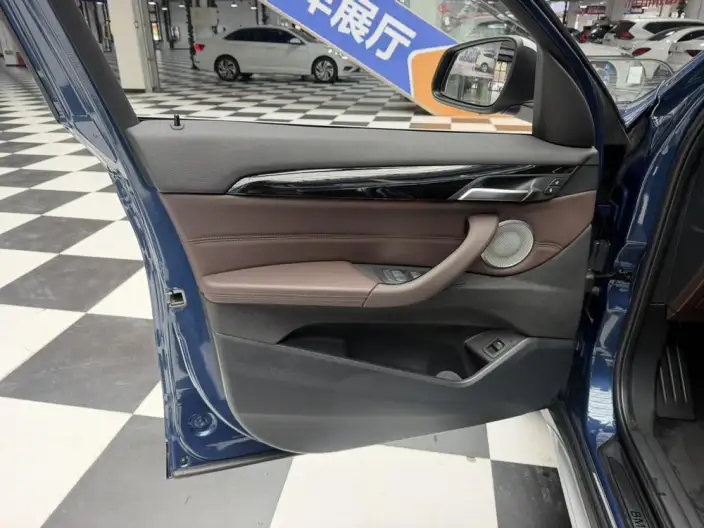BMW X1 2022 Model sDrive20Li Fashion Model – фото 10