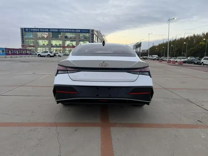 Hyundai Ioniq 2023 Model 1.5L CVT GLX Elite Edition – фото 5