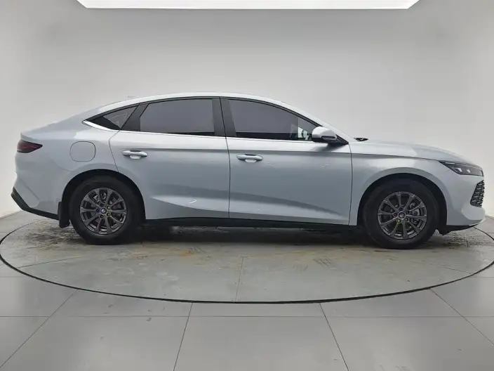 QinL DM 2026 Model DM-i 128KM Enterprising Model – фото 8