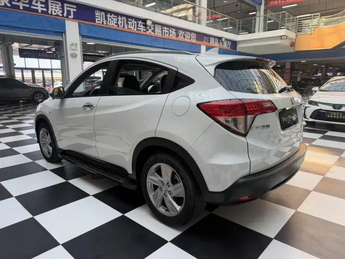Honda Vezel 2022 Model 1.5L CVT Elite Smart Edition – фото 4