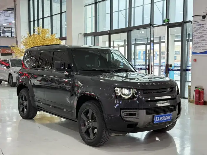 Land Rover Defender 2023 Model 110 3.0T P400 X-Dynamic HSE – фото 3