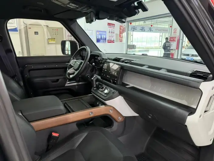 Land Rover Defender 2023 Model 110 3.0T P400 X-Dynamic HSE – фото 10