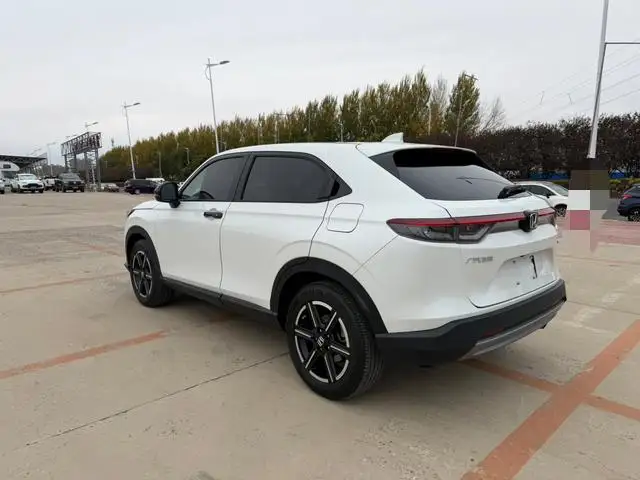 Honda Vezel 2023 Model 1.5L CVT Deluxe Edition – фото 4