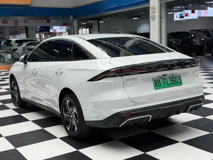 Geely Galaxy L6 2025 Model 1.5 EM-i DHT 140KM Tiggo + Edition