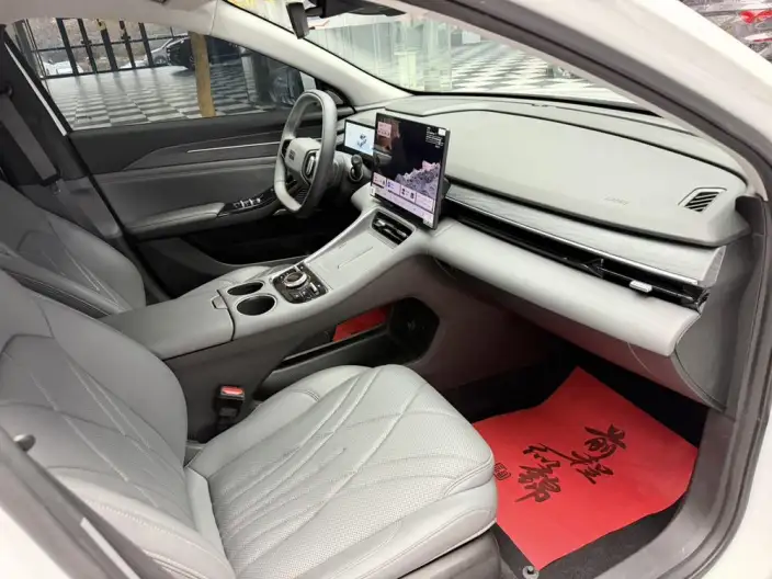 Geely Galaxy L6 2025 Model 1.5 EM-i DHT 140KM Tiggo + Edition – фото 7