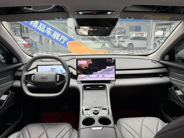 Geely Galaxy L6 2025 Model 1.5 EM-i DHT 140KM Tiggo + Edition – фото 8