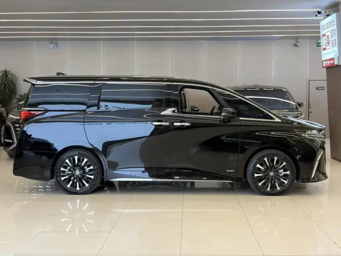 Elfa 2025 Model 2.5L Intelligent Hybrid 4WD Noble Gold Edition – фото 4