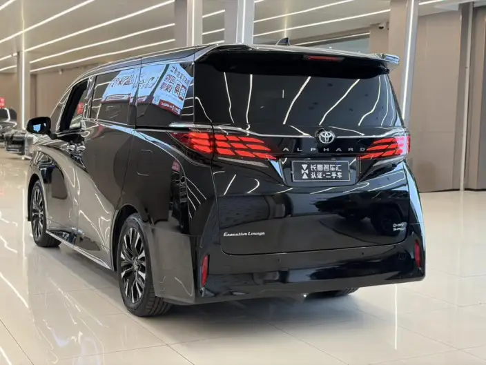 Elfa 2025 Model 2.5L Intelligent Hybrid 4WD Noble Gold Edition – фото 5