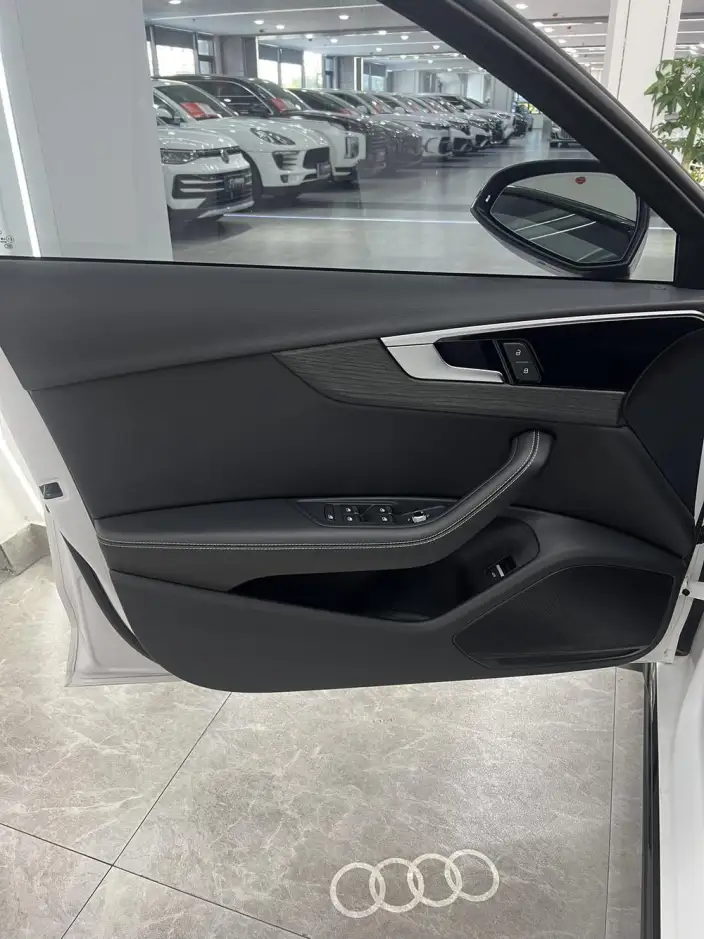 Audi A4 L 2023 Model 40 TFSI Luxury Dynamic Model – фото 9