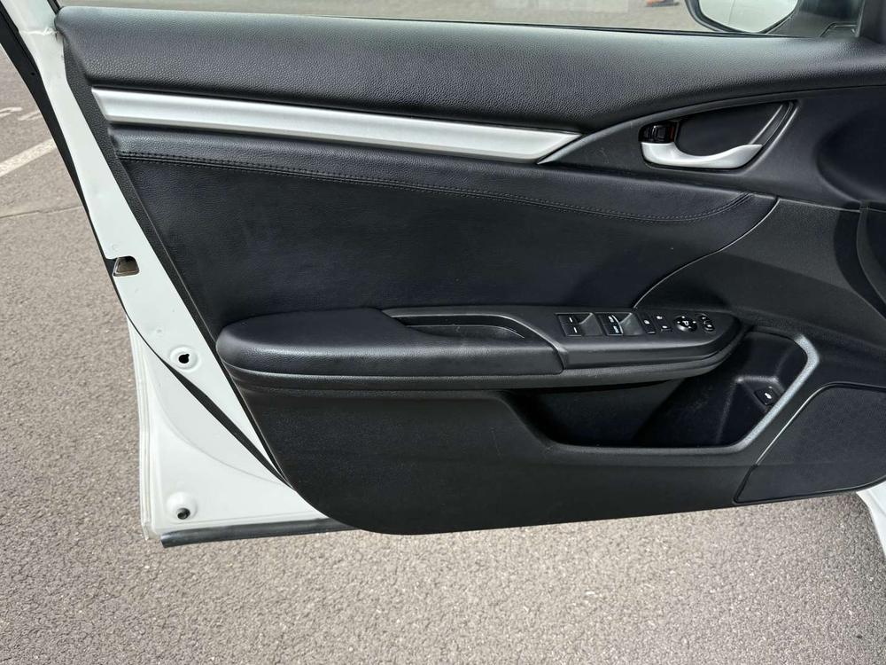 Honda Civic Модель 2019 года 180TURBO CVT Shang Baojun Edition National V – фото 11