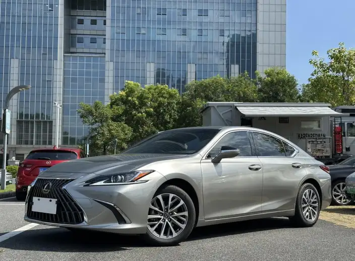 Lexus ES 2022 Model 200 Superior Edition – фото 1
