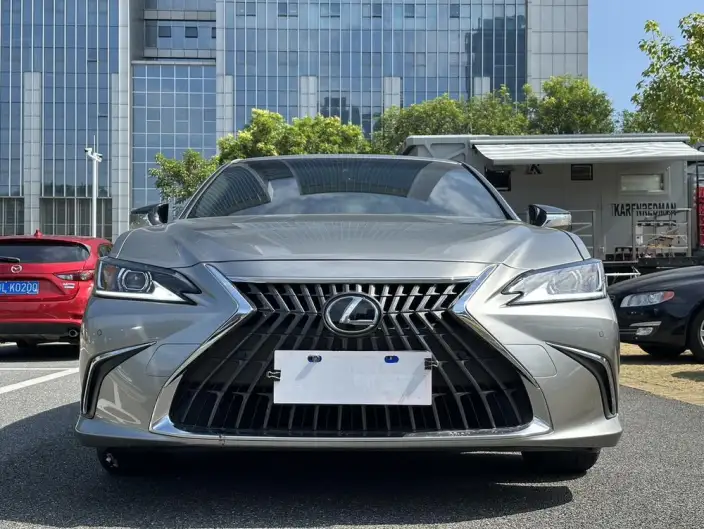 Lexus ES 2022 Model 200 Superior Edition – фото 2