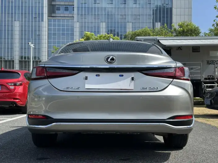 Lexus ES 2022 Model 200 Superior Edition – фото 5