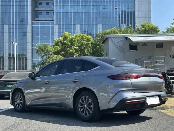 QinL DM 2024 Model DM-i 80KM Leading Model – фото 4