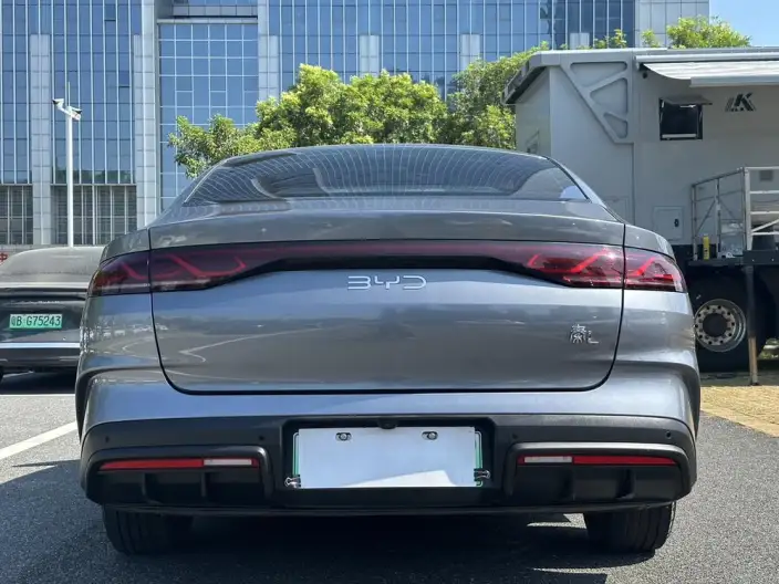 QinL DM 2024 Model DM-i 80KM Leading Model – фото 5