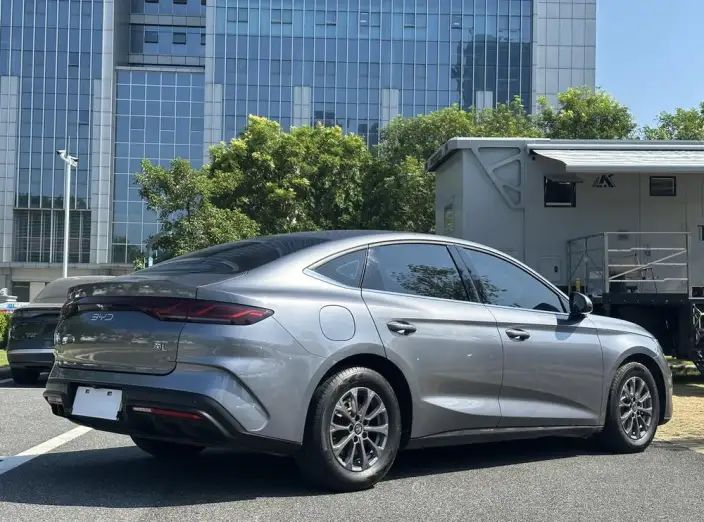 QinL DM 2024 Model DM-i 80KM Leading Model – фото 6