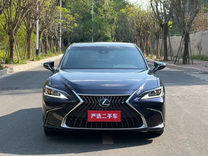 Lexus ES 2022 Model 200 Superior Edition