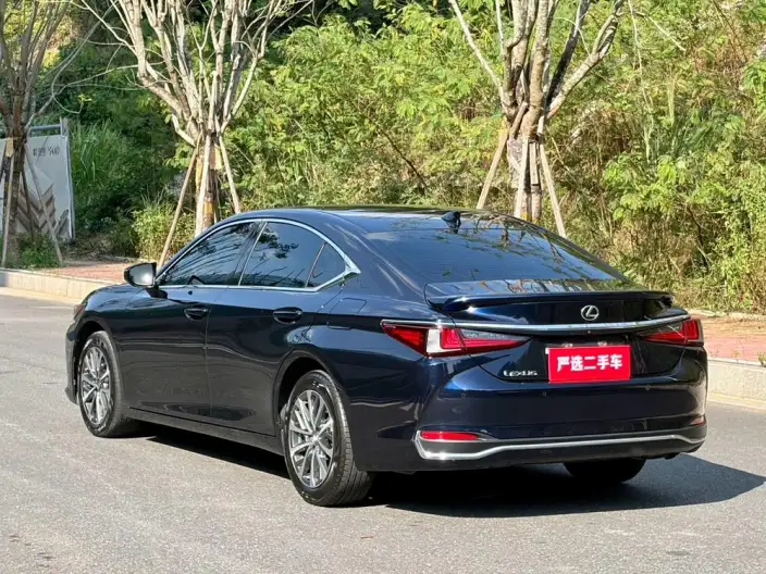 Lexus ES 2022 Model 200 Superior Edition