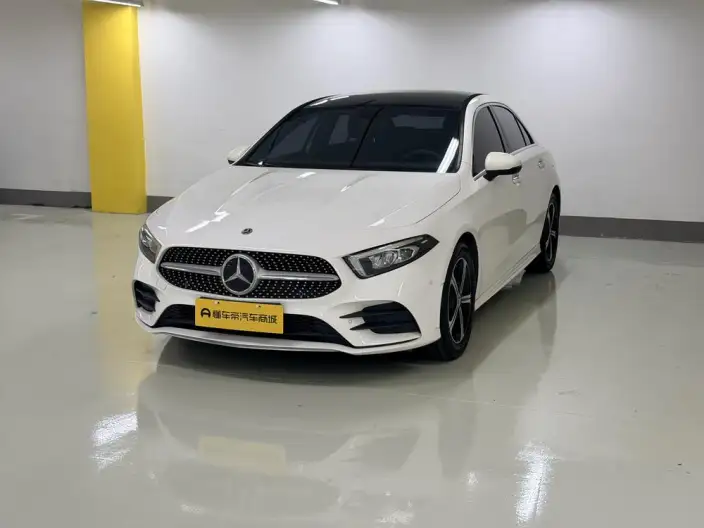 Mercedes-Benz A-class 2022 Model Facelift II A 200 L Sports sedan Fashion Edition – фото 1