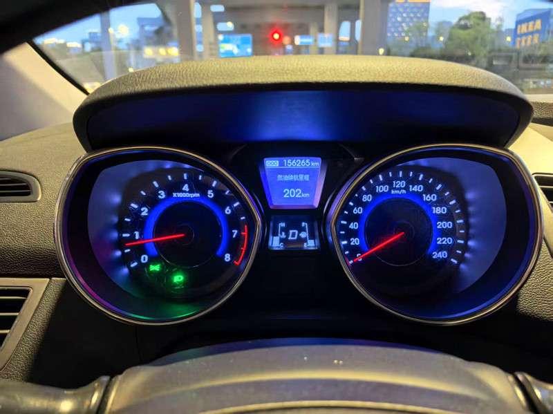 Hyundai Elantra 2012 модификация 1.6L автоматическое Leading – фото 11