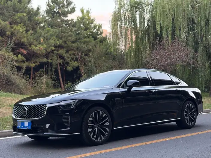 Volvo S90 2024 Model B5 Smart Range Deluxe Edition – фото 1