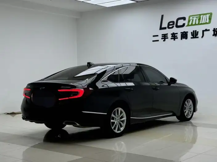 Honda Accord 2022 Model 260TURBO Deluxe Edition – фото 6
