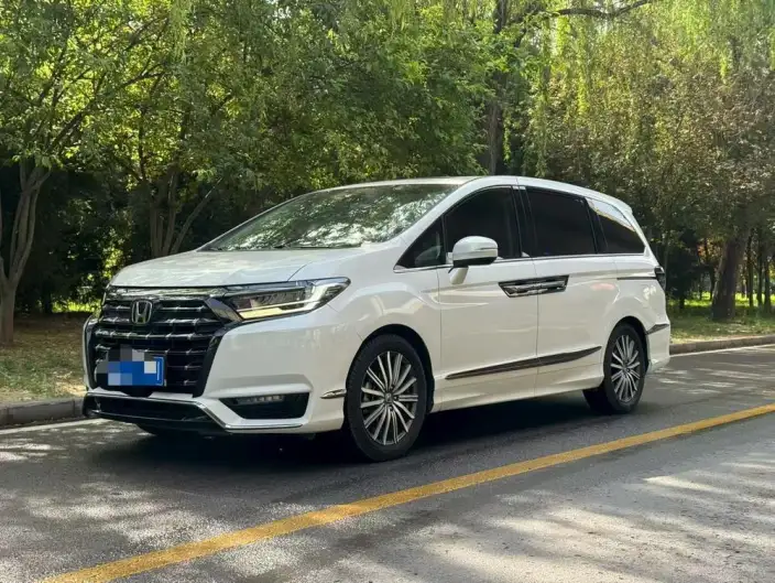 Honda Elysion 2022 Model 2.0L Hybrid Deluxe Edition – фото 1