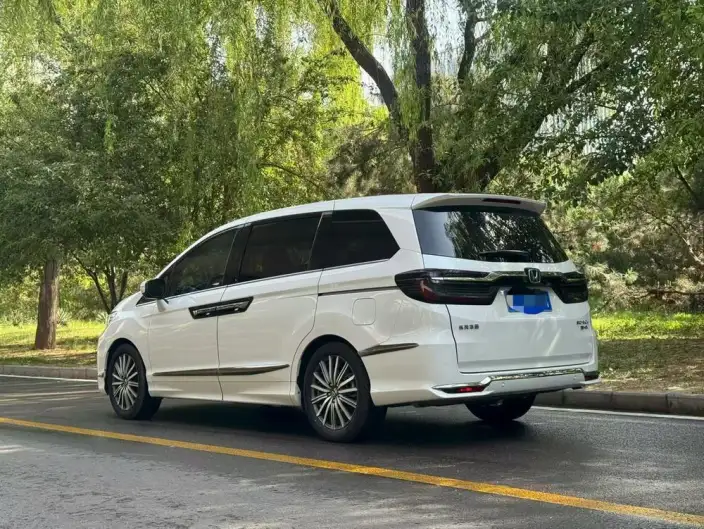 Honda Elysion 2022 Model 2.0L Hybrid Deluxe Edition – фото 4