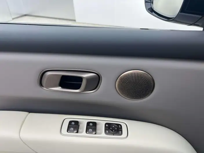 Li Auto i6 2025 Model 2WD Standard Edition – фото 6