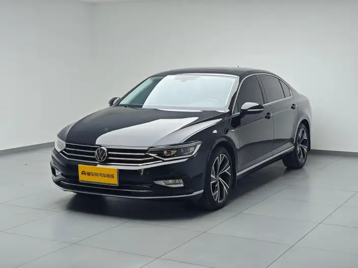 Volkswagen Magotan 2020 Model 330TSI DSG Luxury Model – фото 1