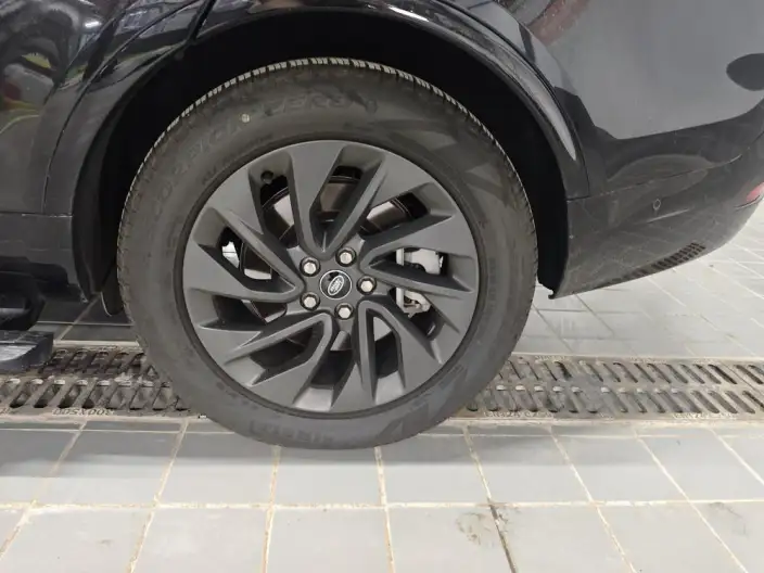 Land Rover Discovery 2023 Model 360PS R-Dynamic S