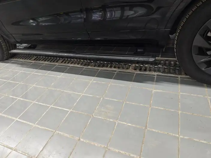 Land Rover Discovery 2023 Model 360PS R-Dynamic S – фото 5