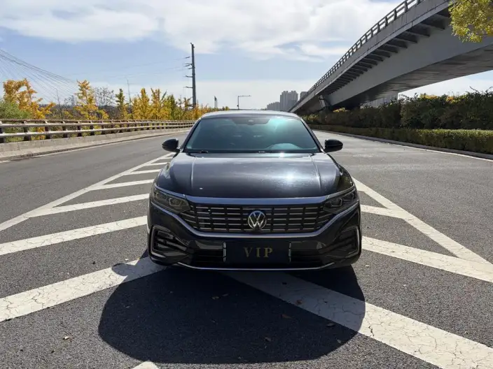 Volkswagen Passat PHEV 2023 Model 430PHEV Hybrid Deluxe Edition – фото 2
