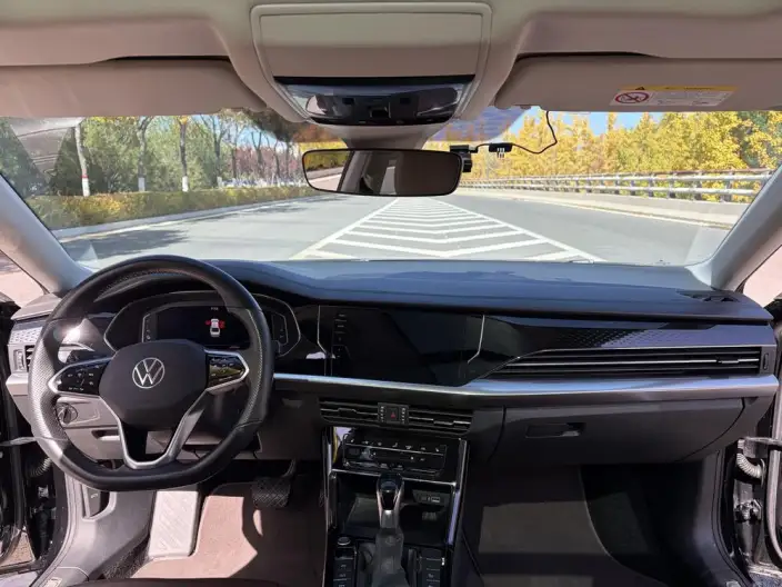 Volkswagen Passat PHEV 2023 Model 430PHEV Hybrid Deluxe Edition – фото 7