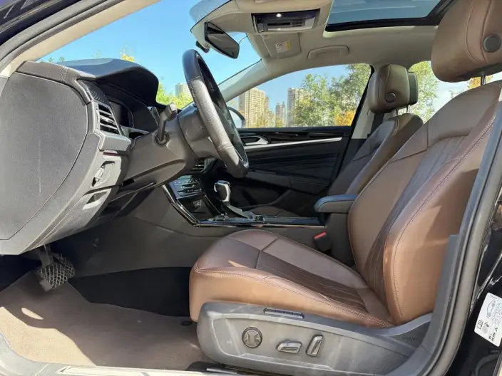 Volkswagen Passat PHEV 2023 Model 430PHEV Hybrid Deluxe Edition – фото 8