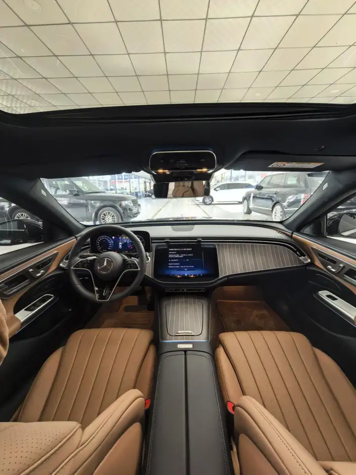 Mercedes-Benz E-Class 2025 Model E 300 L Fashion Model sedan – фото 10