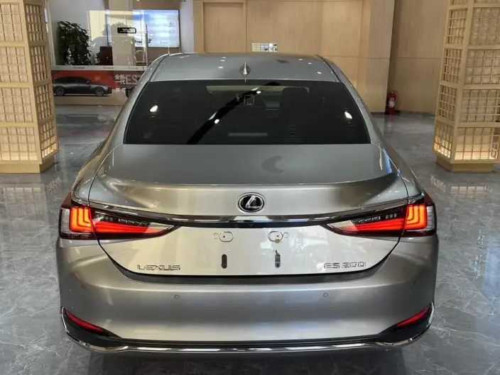 Lexus ES 2021 Model 200 Superior Edition – фото 5