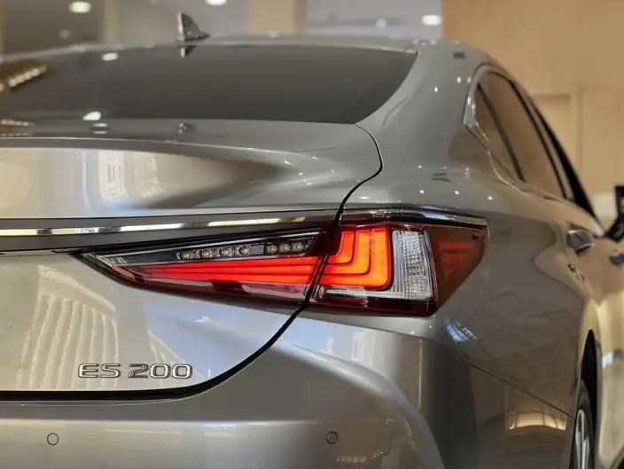 Lexus ES 2021 Model 200 Superior Edition – фото 7