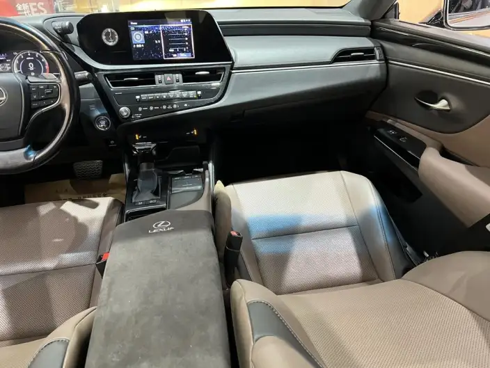 Lexus ES 2021 Model 200 Superior Edition – фото 8