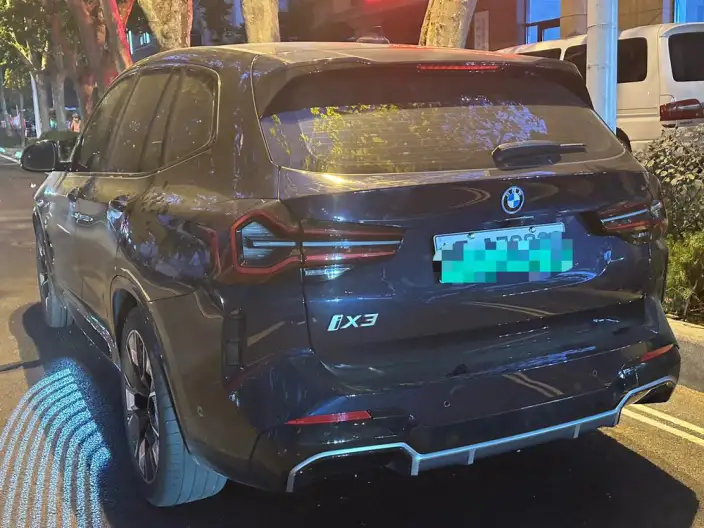 BMW iX3 2024 Model Leading Model – фото 2