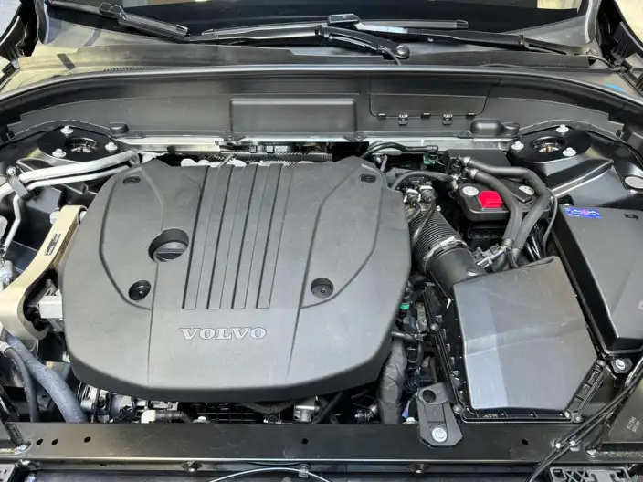 Volvo XC60 2026 Model B5 4WD Smart Range Deluxe Edition – фото 6