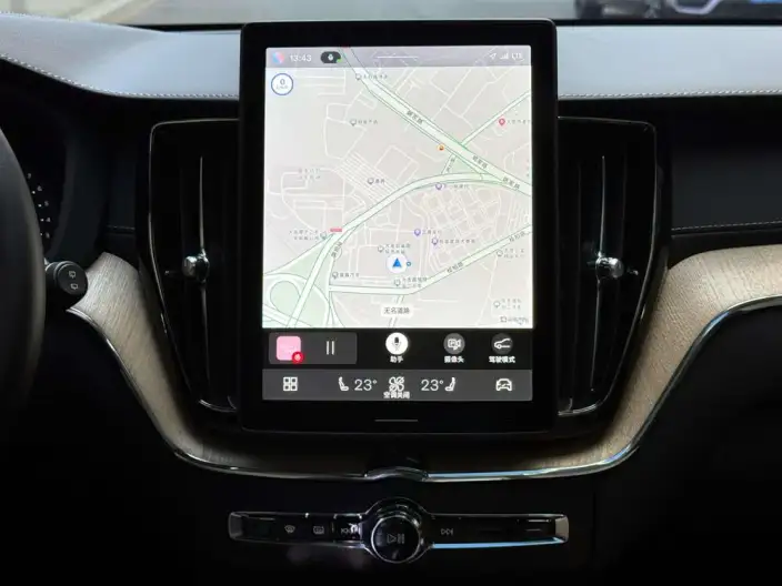 Volvo XC60 2026 Model B5 4WD Smart Range Deluxe Edition – фото 7