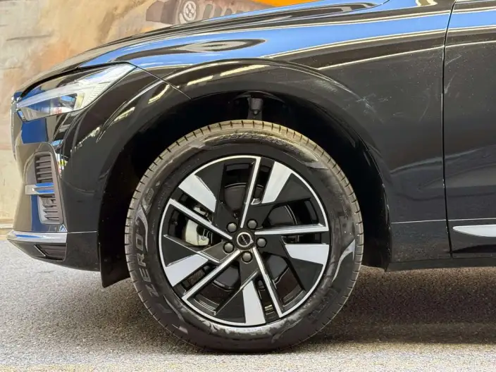 Volvo XC60 2026 Model B5 4WD Smart Range Deluxe Edition – фото 8